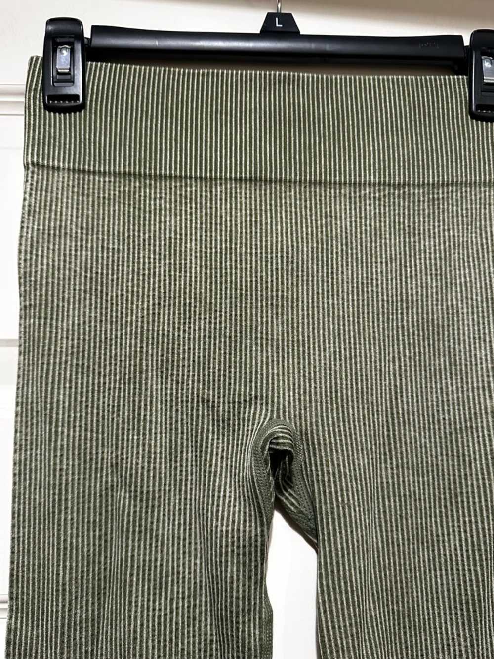 Green Ribbed Leggings - Picture 4 of 6